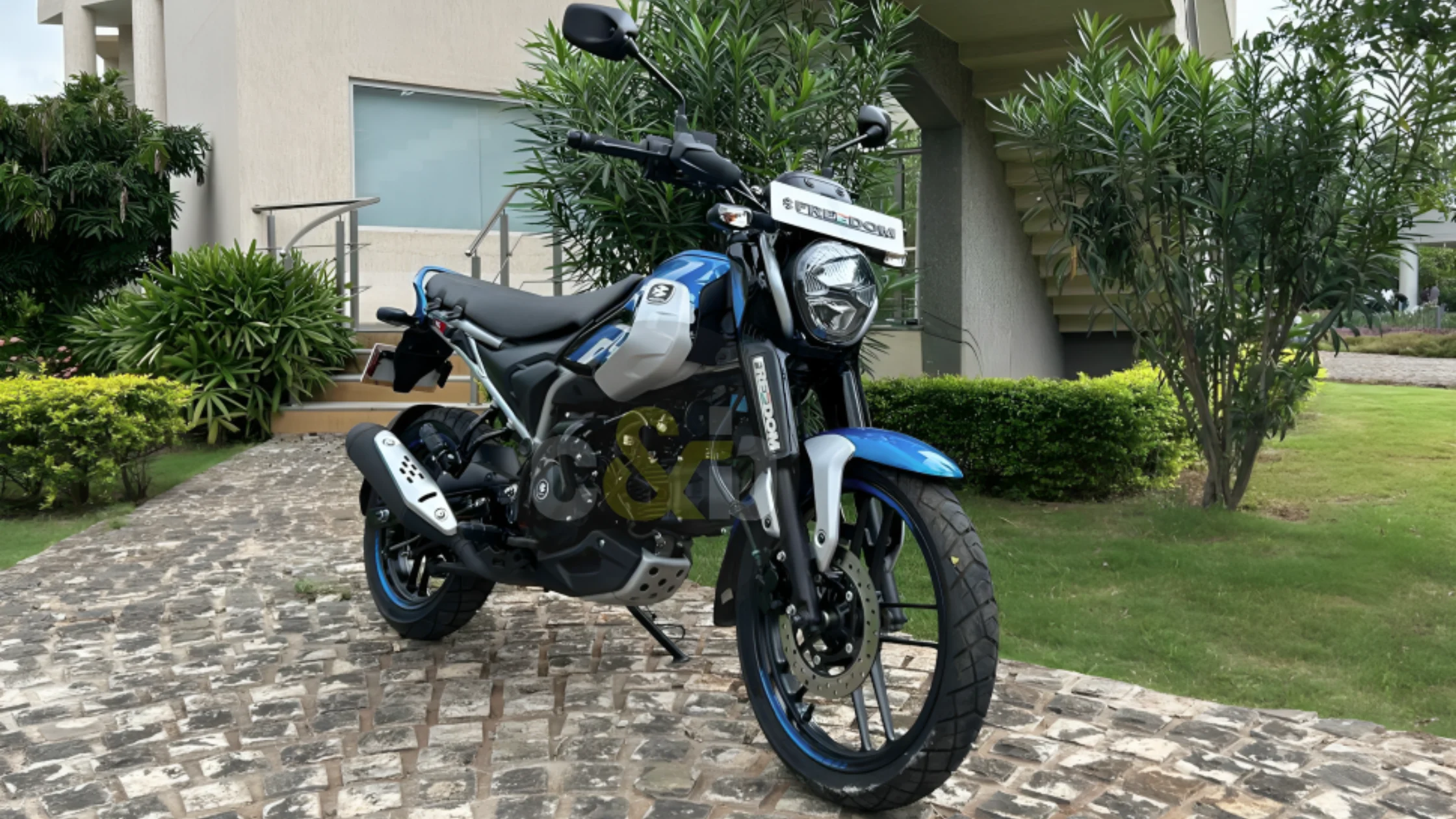 bajaj-freedom-125-cng